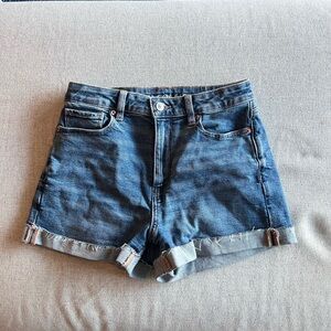 American Eagle Denim Jean Mom Short Cuffed Frayed Size 2